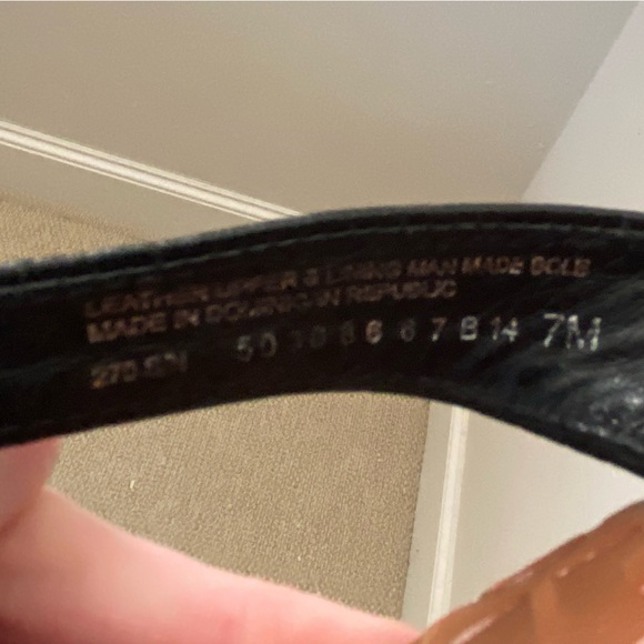 Tory Burch Throra Thong Sandals - Black Leather with Brown Sole - Picture 13 of 13